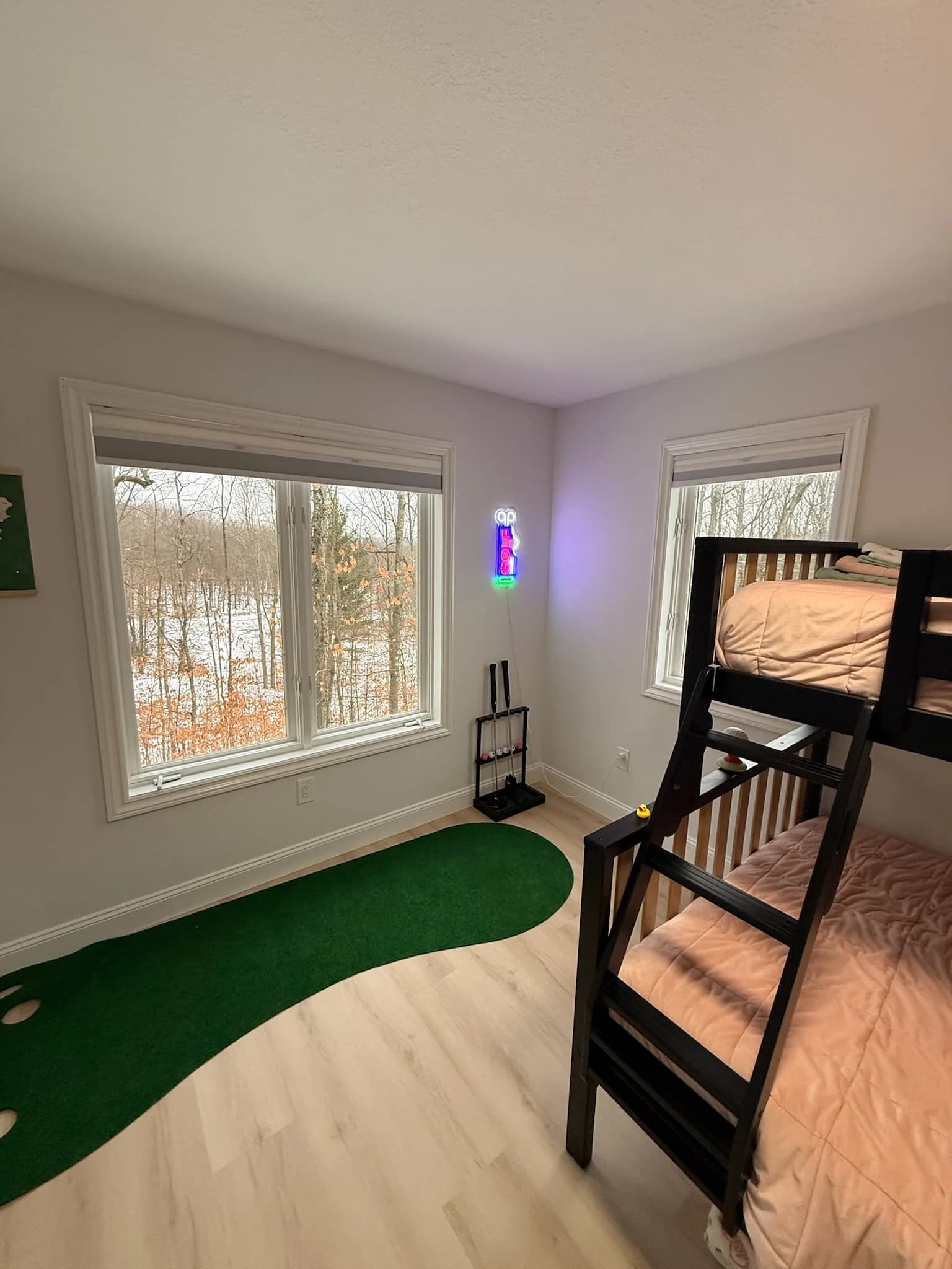 The Greens golf suite full room view