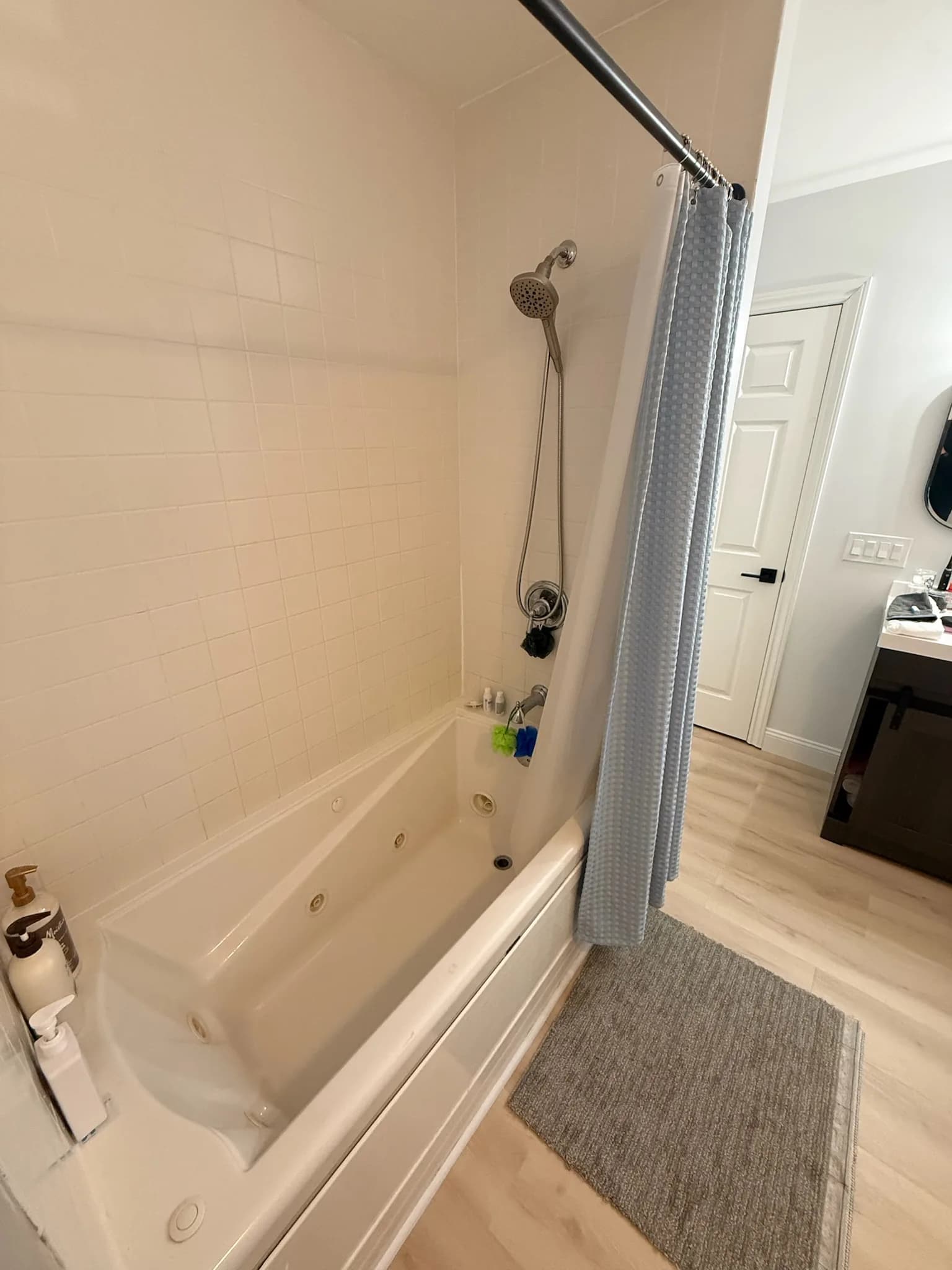 Second Bathroom Shower & Tub