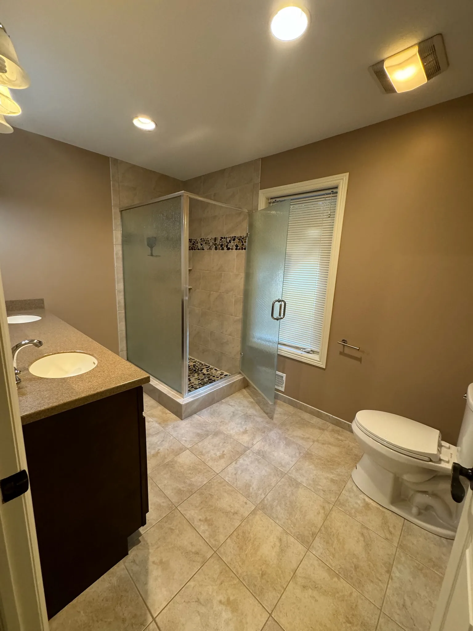 The Lakes Master Bathroom